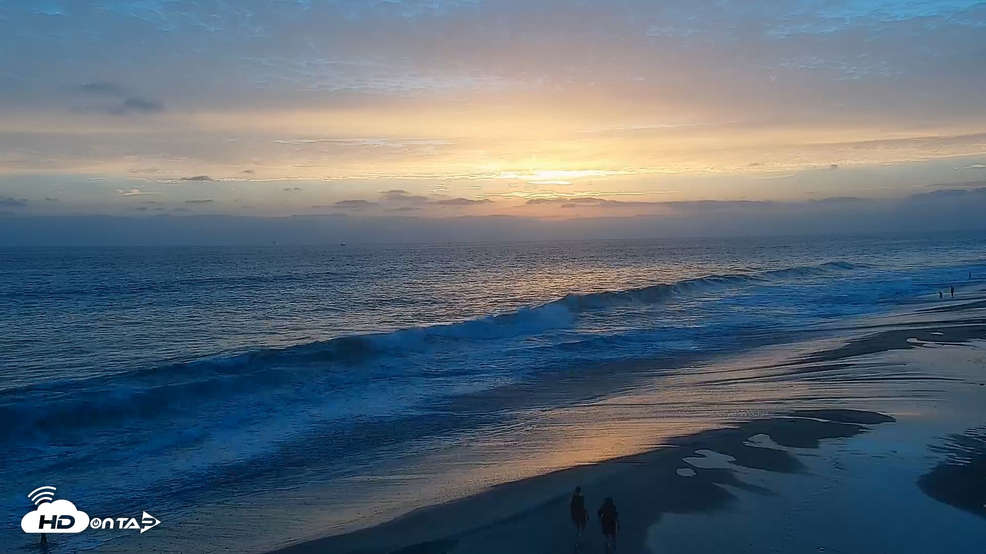 Snapshot of Carlsbad Beach Surf Live Webcam taken Jul 25, 2026, 7:54pm PDT