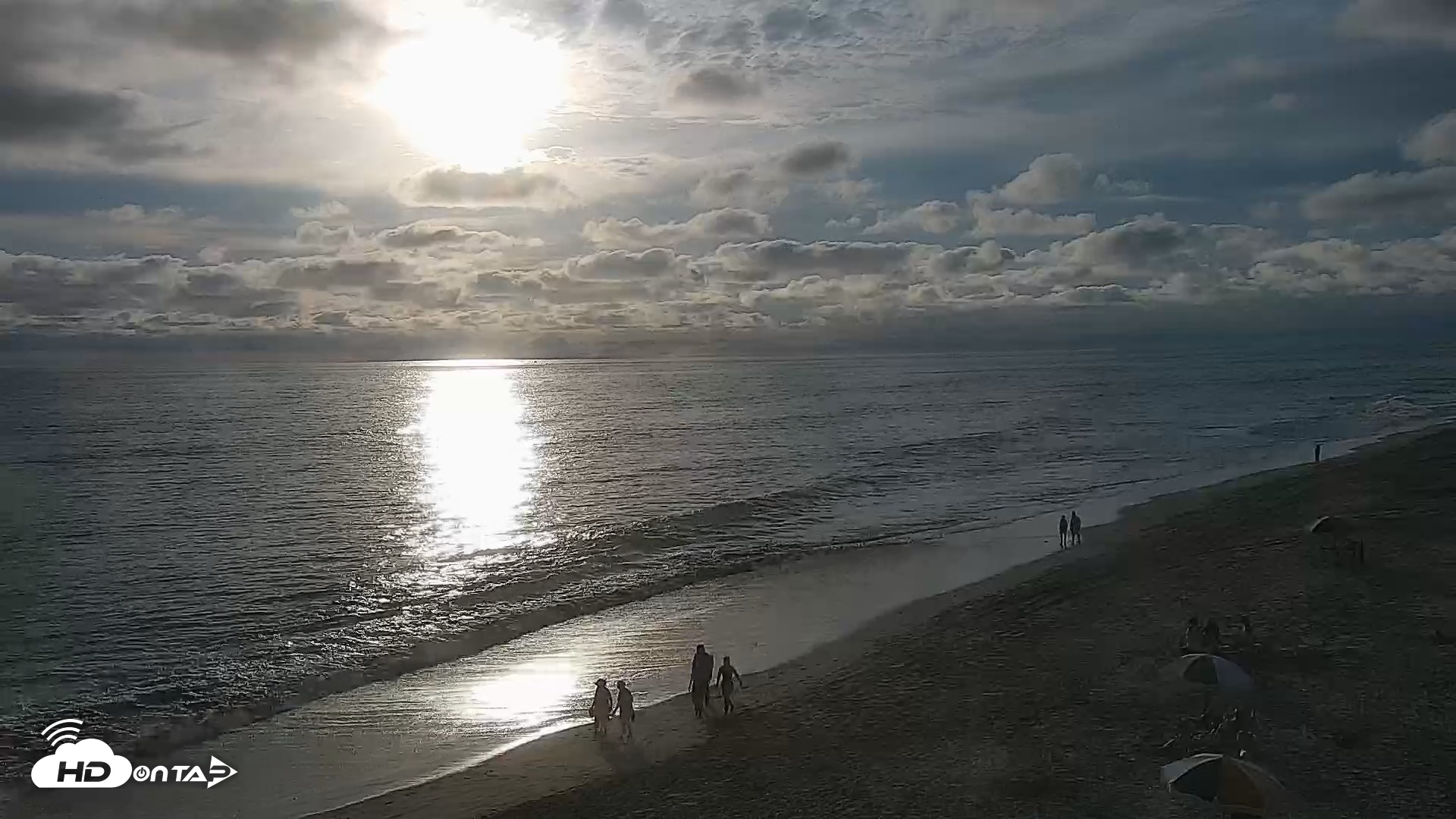 Snapshot of Carlsbad Beach Surf Live Webcam taken Aug 13, 2026, 6:45pm PDT