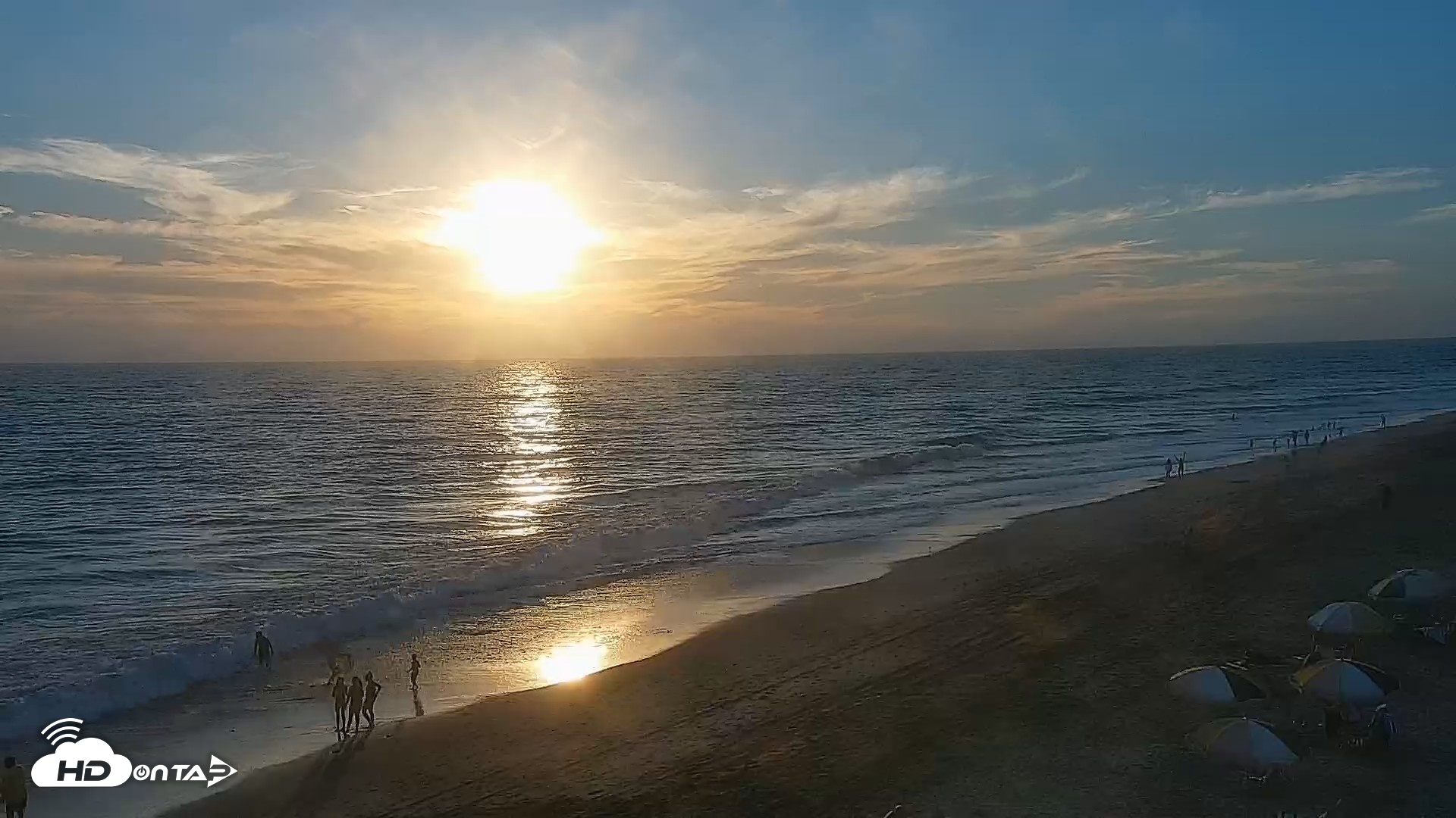 Snapshot of Carlsbad Beach Surf Live Webcam taken Aug 17, 2026, 7:10pm PDT
