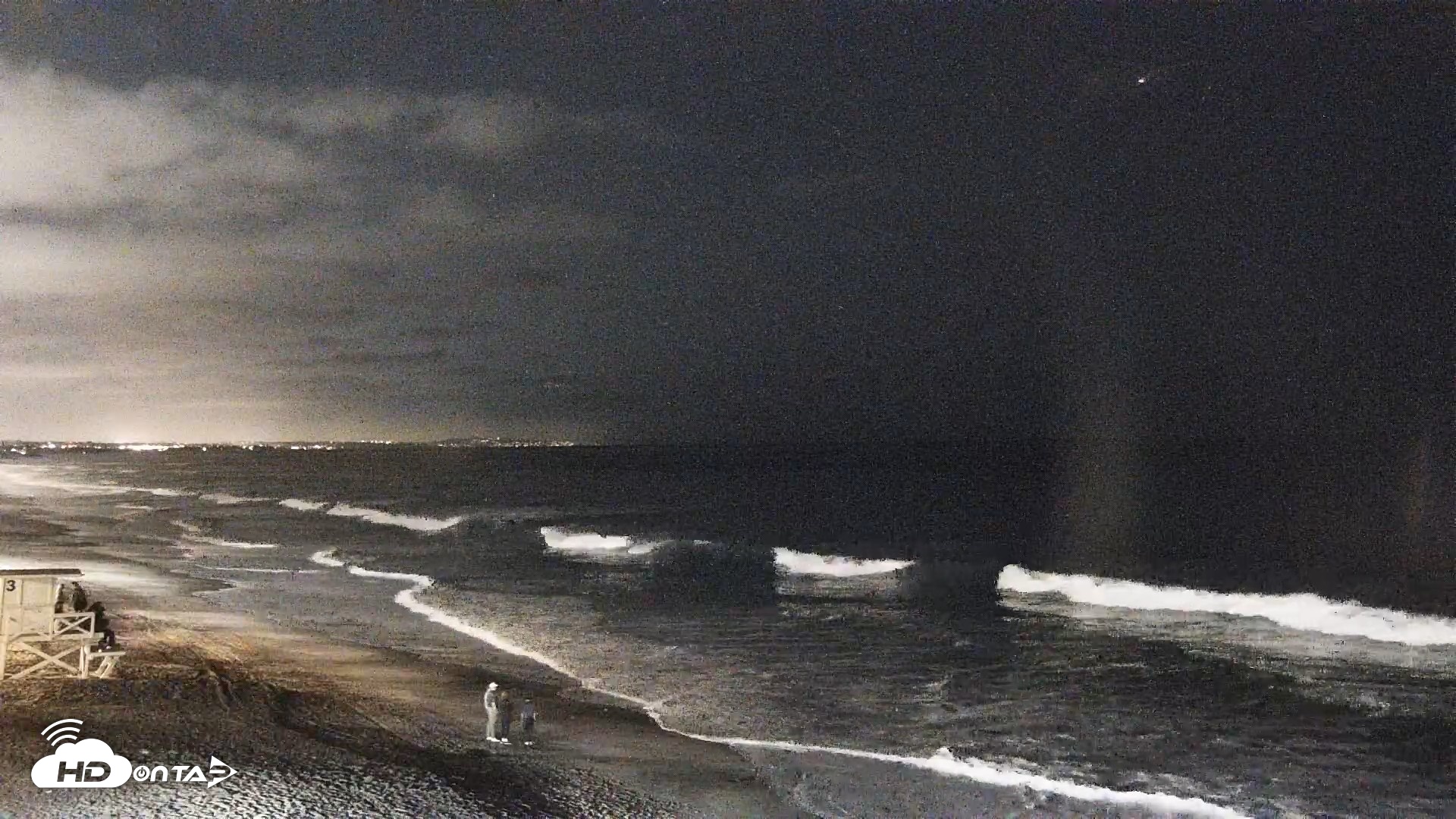 Snapshot of Carlsbad Beach Surf Live Webcam taken Sep 3, 2026, 10:17pm PDT