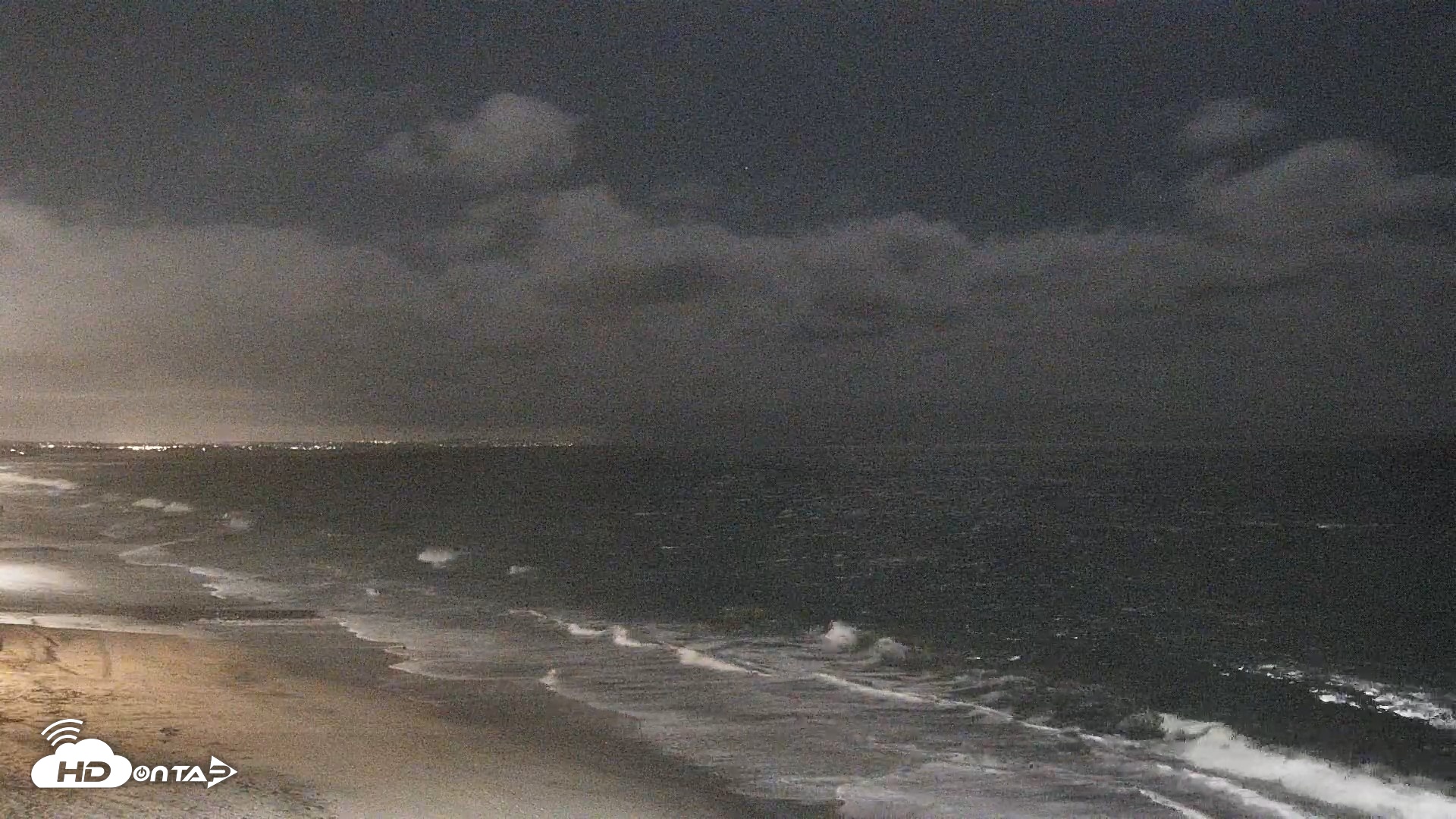 Snapshot of Carlsbad Beach Surf Live Webcam taken Sep 22, 2026, 10:19pm PDT