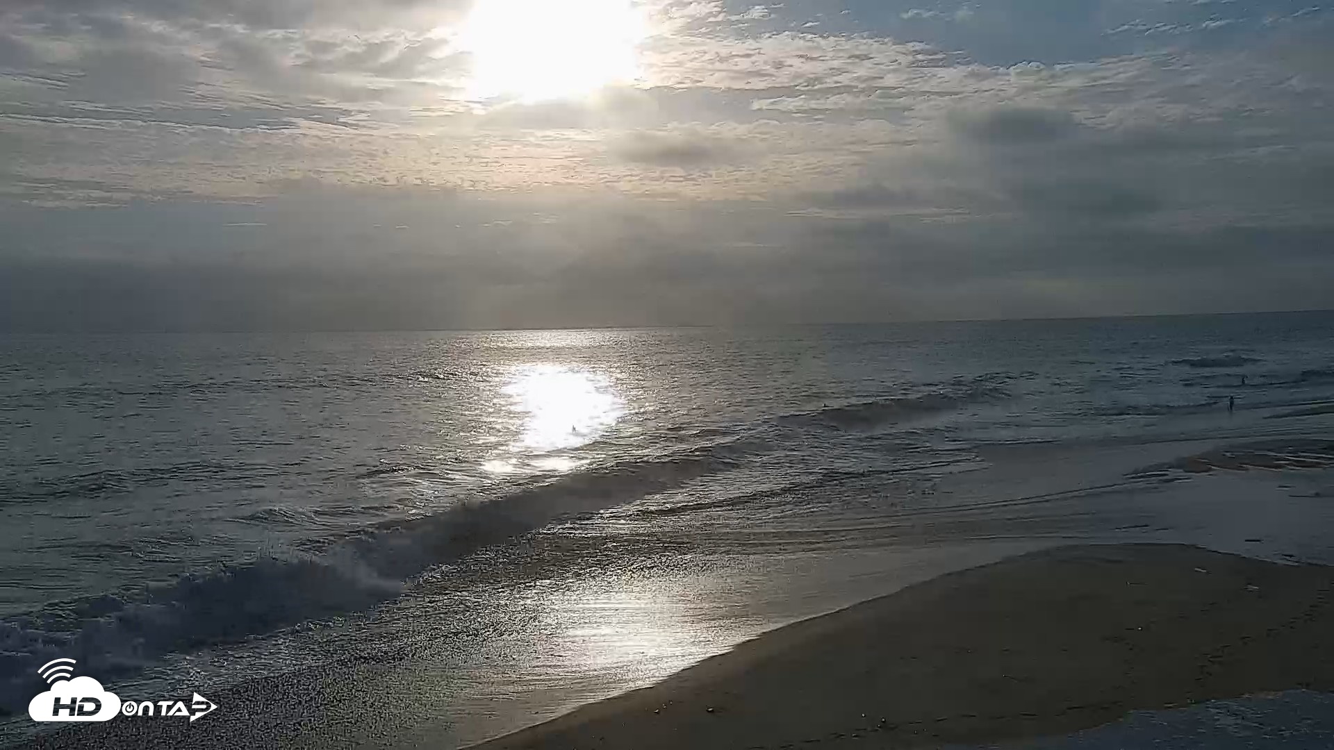 Snapshot of Carlsbad Beach Surf Live Webcam taken Jul 25, 2026, 6:52pm PDT