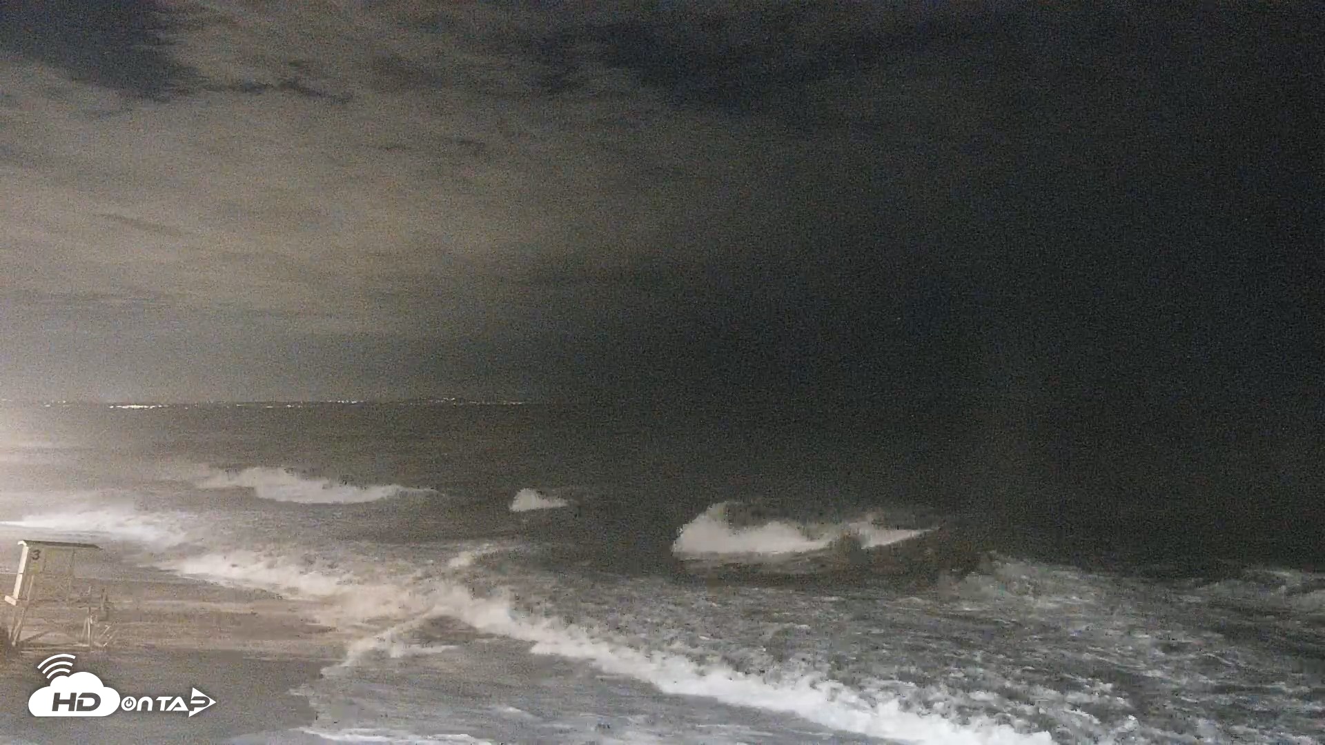 Snapshot of Carlsbad Beach Surf Live Webcam taken Sep 8, 2026, 8:01pm PDT