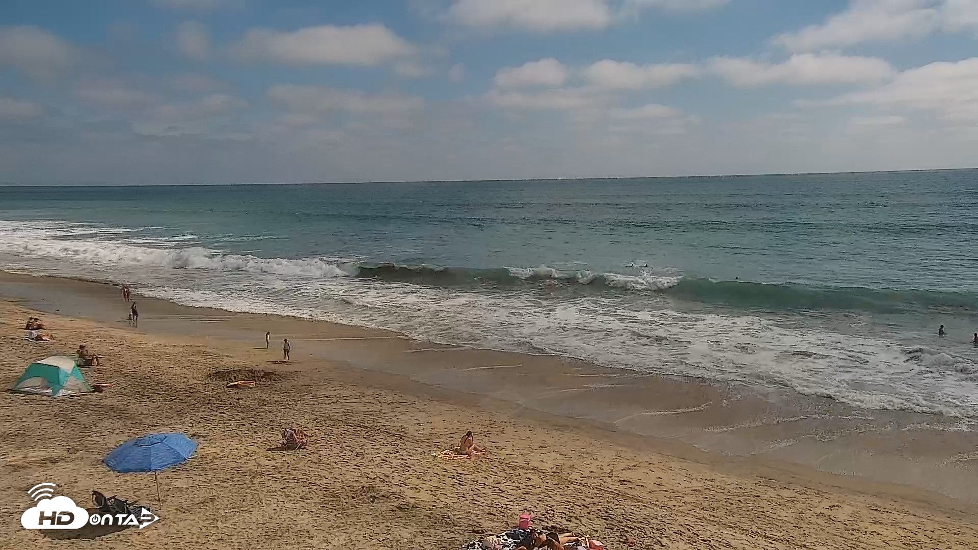 Snapshot of Carlsbad Beach Surf Live Webcam taken Aug 12, 2026, 3:53pm PDT