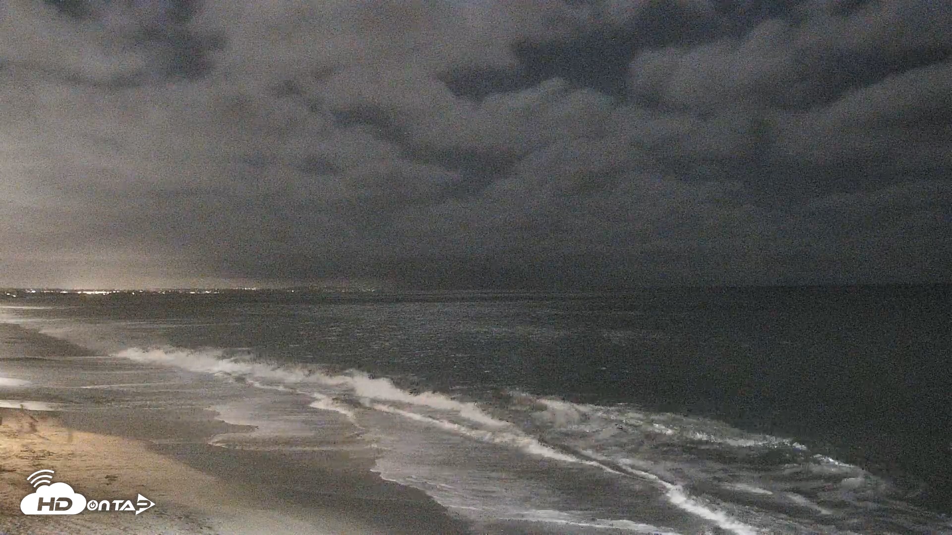 Snapshot of Carlsbad Beach Surf Live Webcam taken Sep 22, 2026, 9:44pm PDT