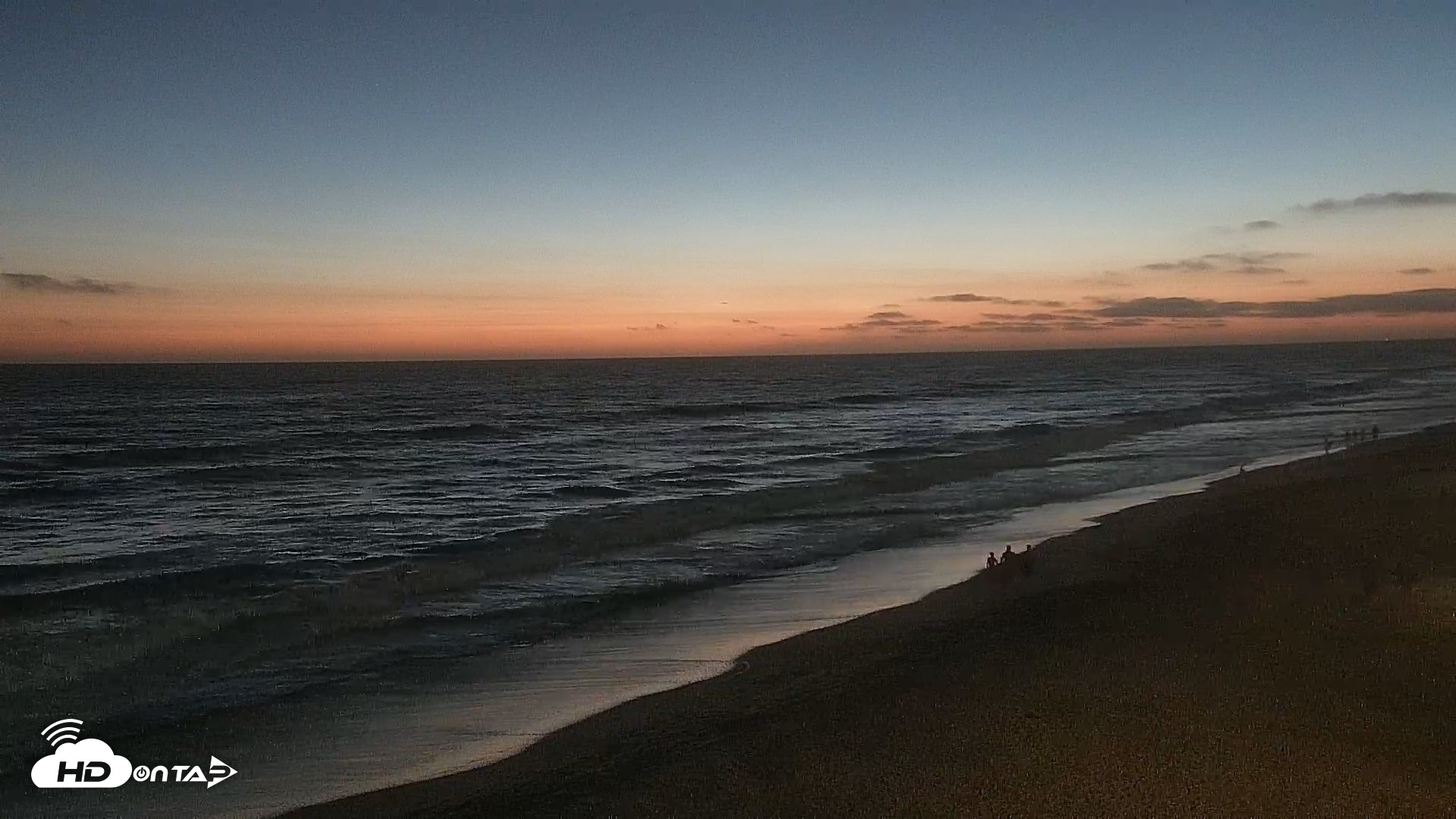 Snapshot of Carlsbad Beach Surf Live Webcam taken Jul 22, 2026, 8:40pm PDT