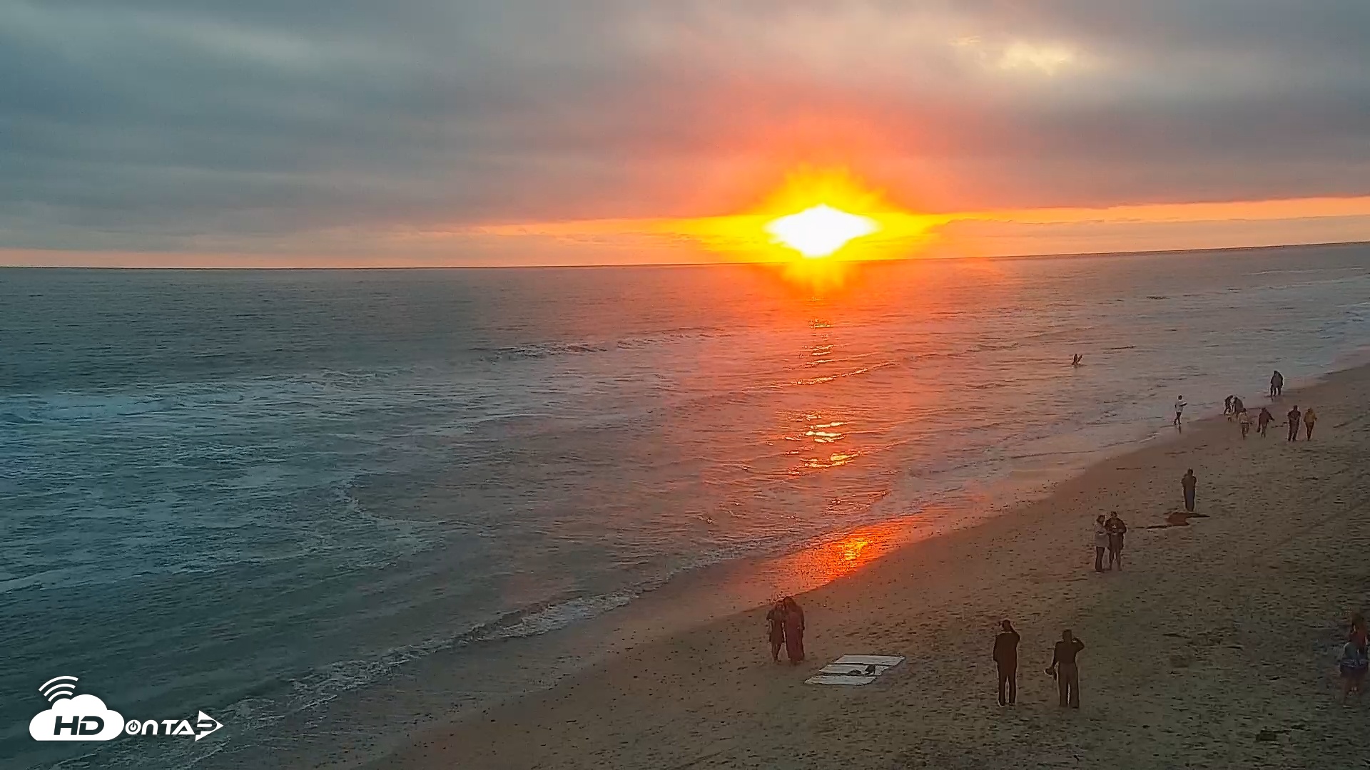 Snapshot of Carlsbad Beach Surf Live Webcam taken Jul 18, 2025, 7:50pm PDT