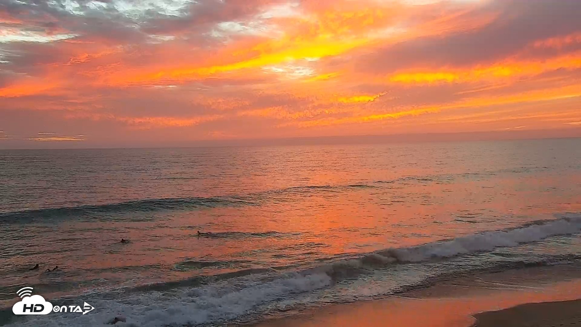 Snapshot of Carlsbad Beach Surf Live Webcam taken Sep 26, 2026, 6:52pm PDT