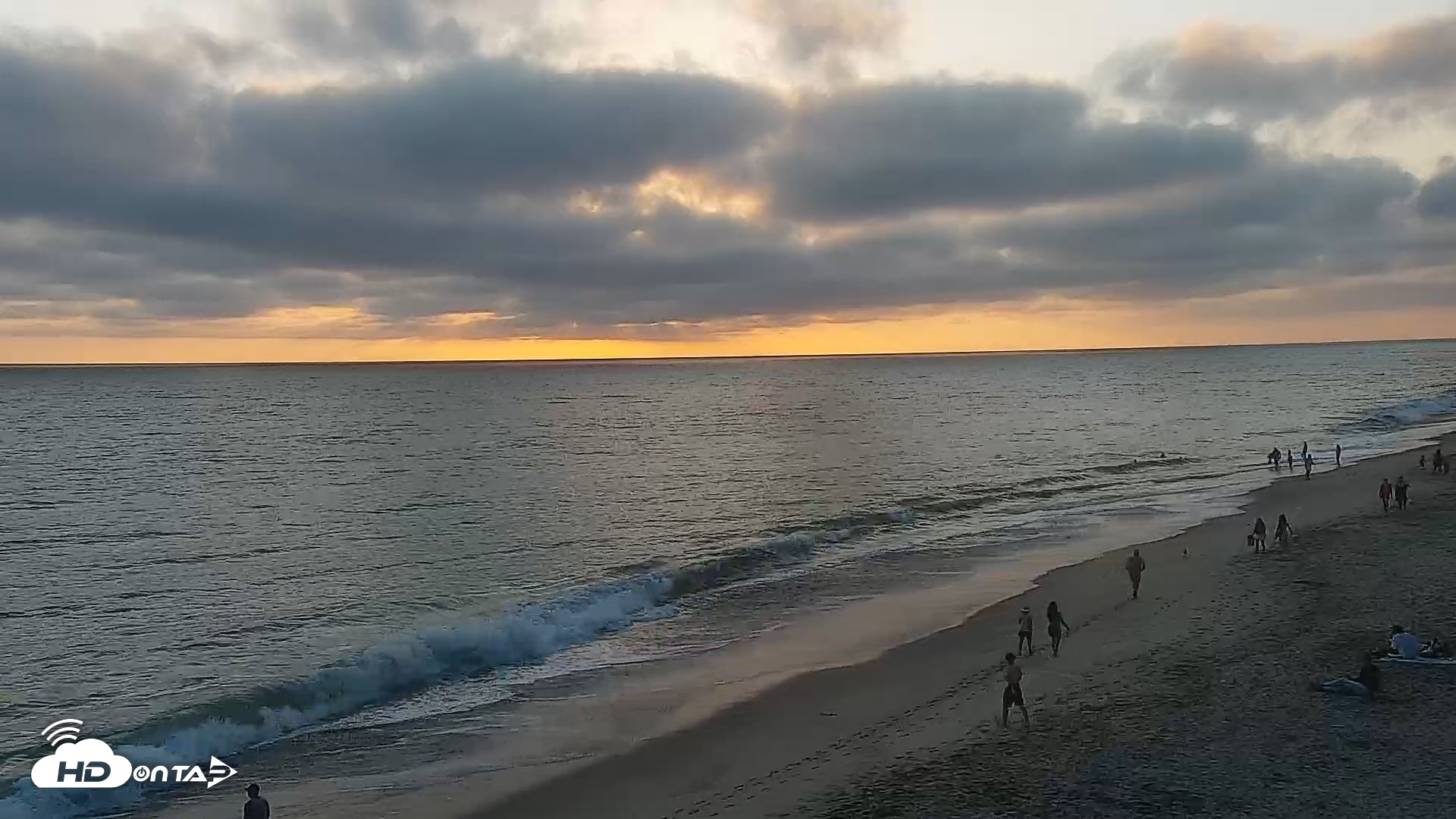 Snapshot of Carlsbad Beach Surf Live Webcam taken Aug 11, 2026, 7:17pm PDT