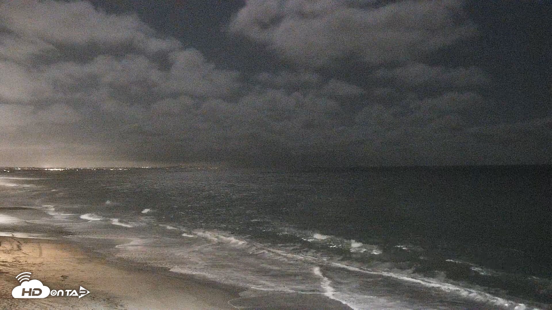 Snapshot of Carlsbad Beach Surf Live Webcam taken Sep 22, 2026, 9:29pm PDT