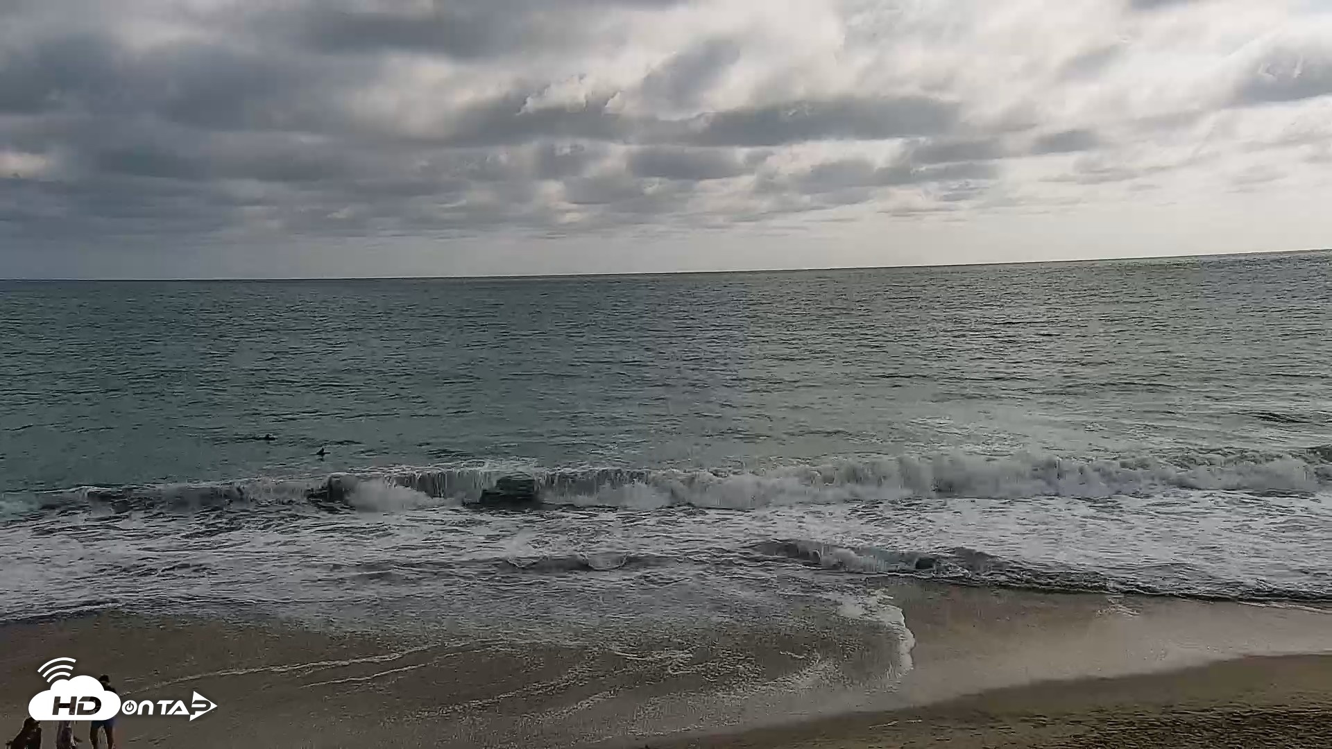 Snapshot of Carlsbad Beach Surf Live Webcam taken Jun 30, 2026, 5:10pm PDT