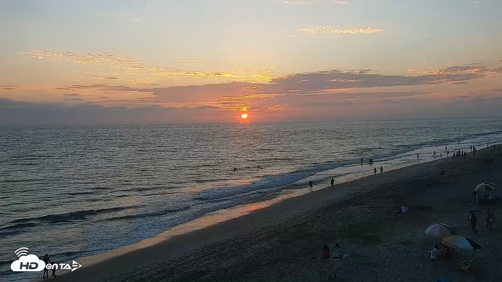 Snapshot of Carlsbad Beach Surf Live Webcam taken Aug 5, 2026, 7:41pm PDT