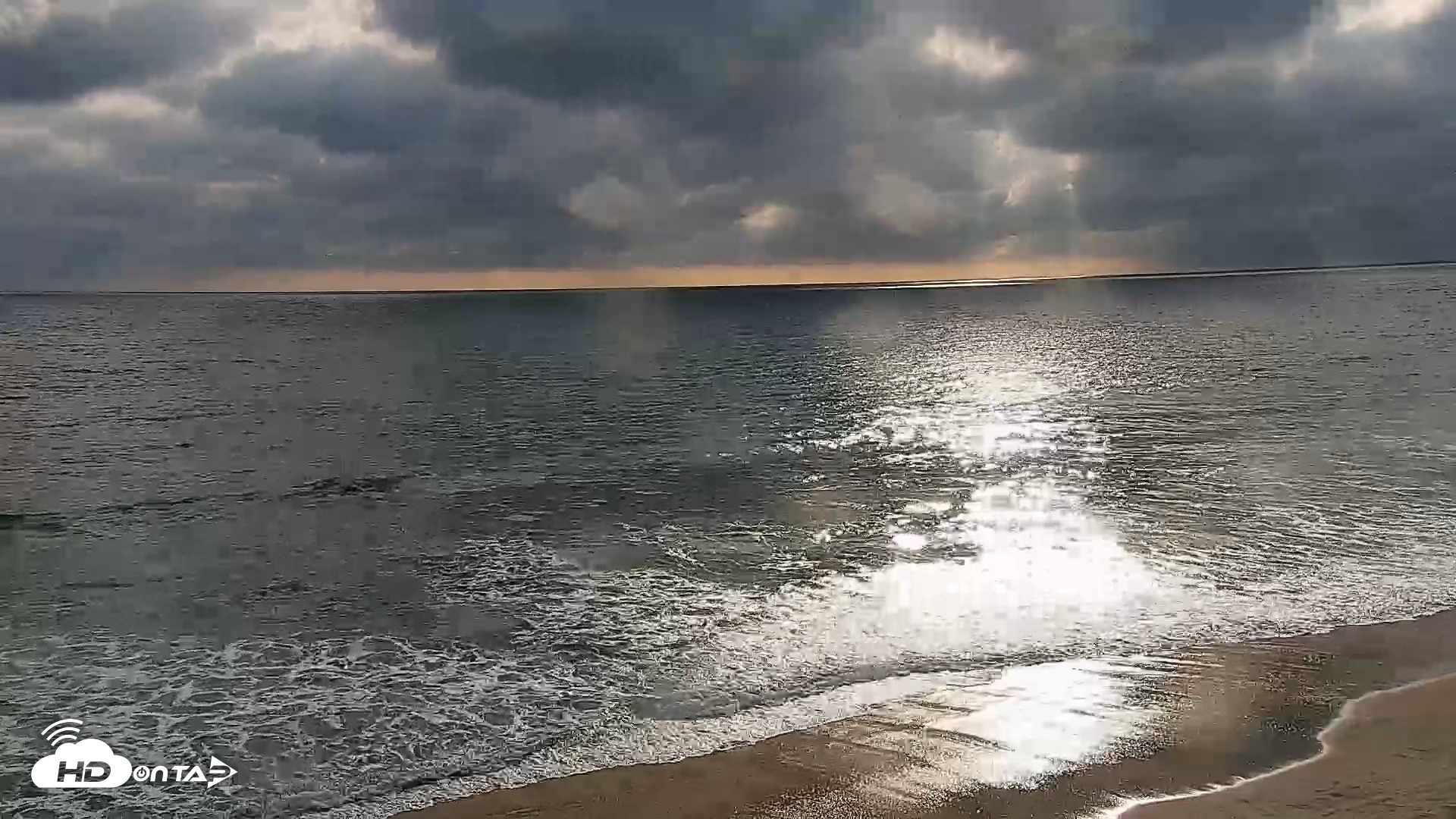 Snapshot of Carlsbad Beach Surf Live Webcam taken May 23, 2026, 6:02pm PDT