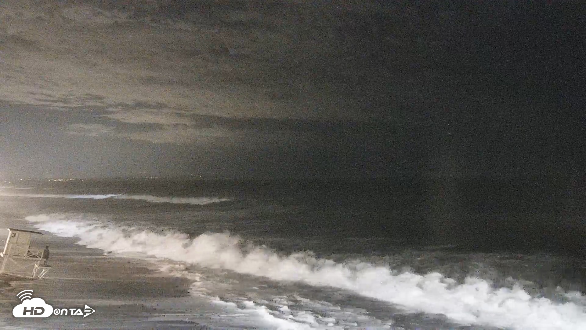 Snapshot of Carlsbad Beach Surf Live Webcam taken Sep 7, 2026, 8:33pm PDT