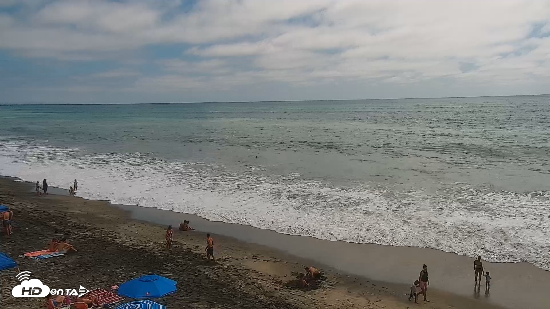 Snapshot of Carlsbad Beach Surf Live Webcam taken Aug 16, 2026, 3:12pm PDT