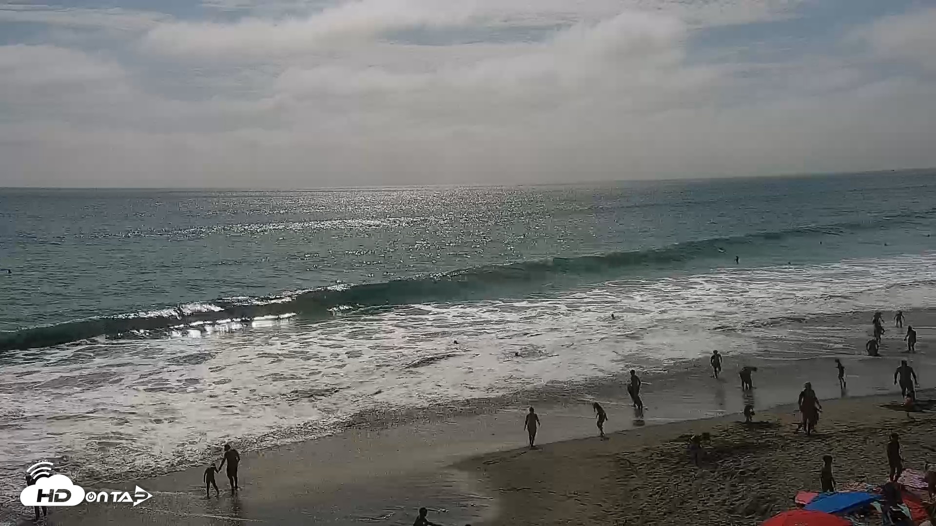 Snapshot of Carlsbad Beach Surf Live Webcam taken Jul 26, 2026, 4:25pm PDT