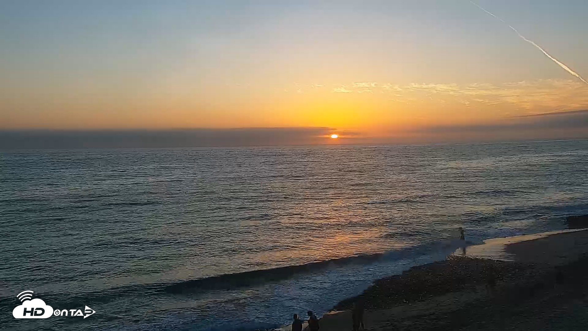 Snapshot of Carlsbad Beach Surf Live Webcam taken Aug 23, 2026, 7:22pm PDT