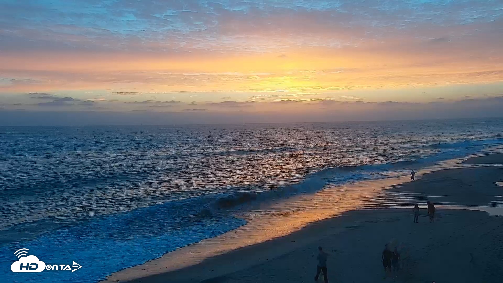 Snapshot of Carlsbad Beach Surf Live Webcam taken Jul 25, 2026, 8:00pm PDT