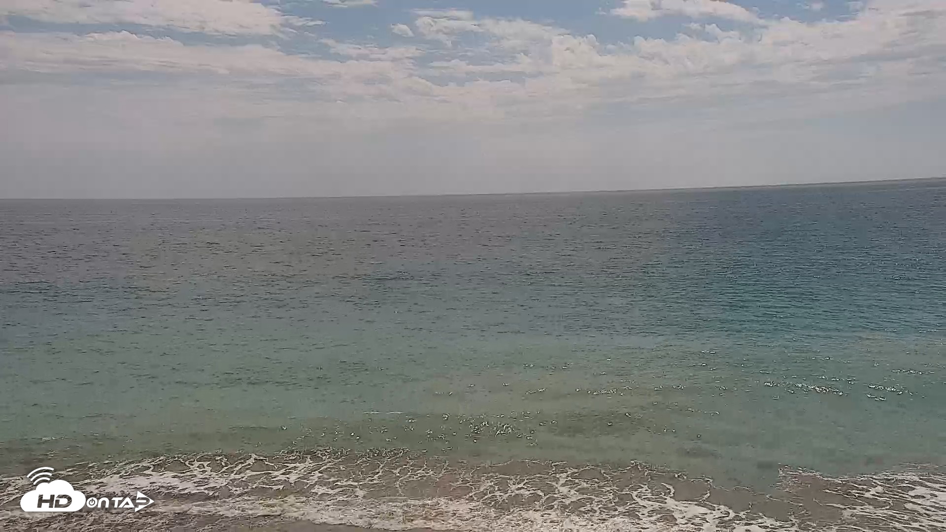 Snapshot of Carlsbad Beach Surf Live Webcam taken Aug 5, 2026, 2:59pm PDT