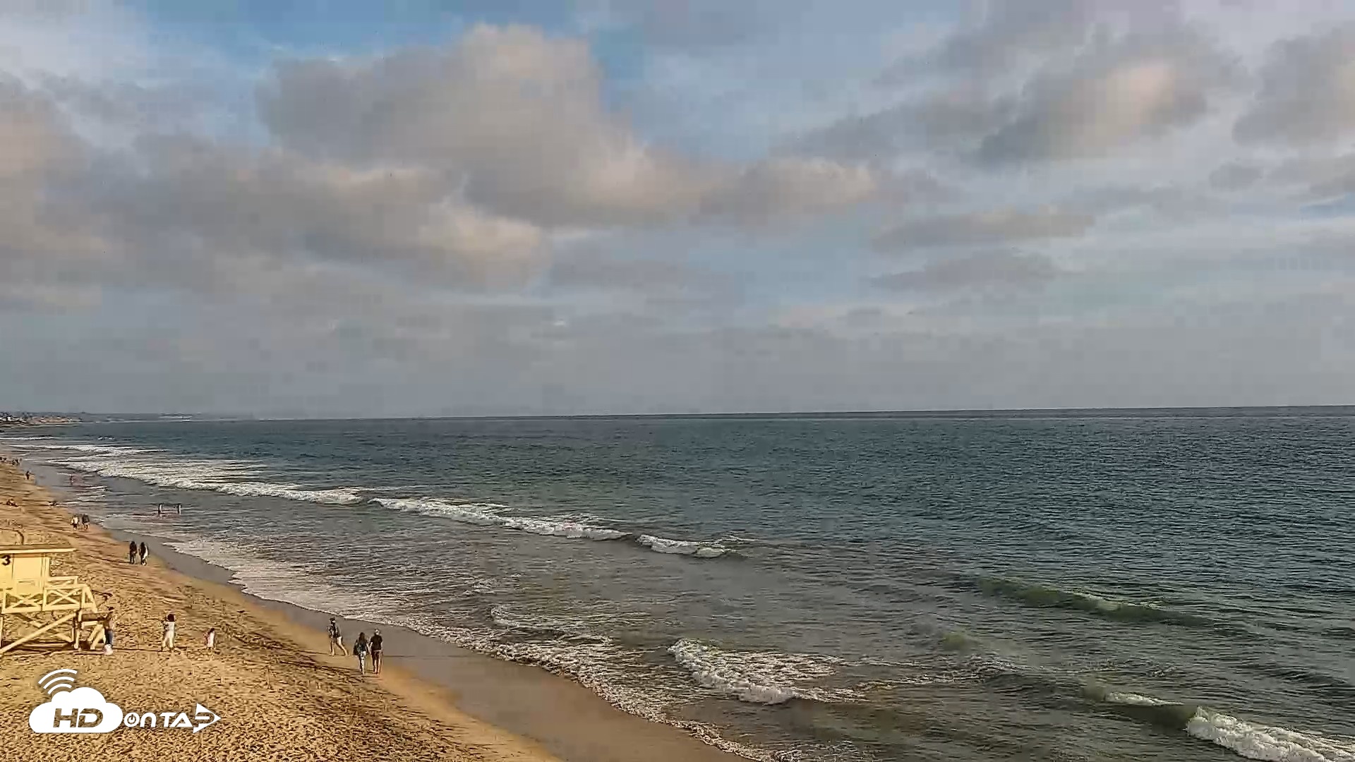 Snapshot of Carlsbad Beach Surf Live Webcam taken Apr 29, 2026, 6:16pm PDT