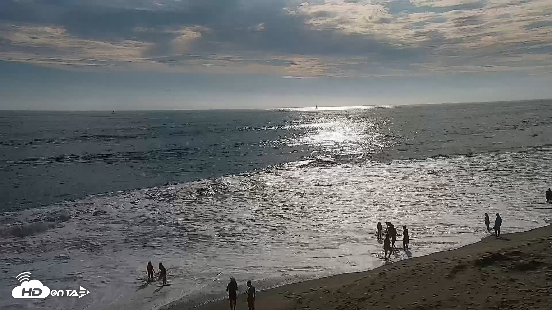 Snapshot of Carlsbad Beach Surf Live Webcam taken Jul 20, 2026, 5:44pm PDT