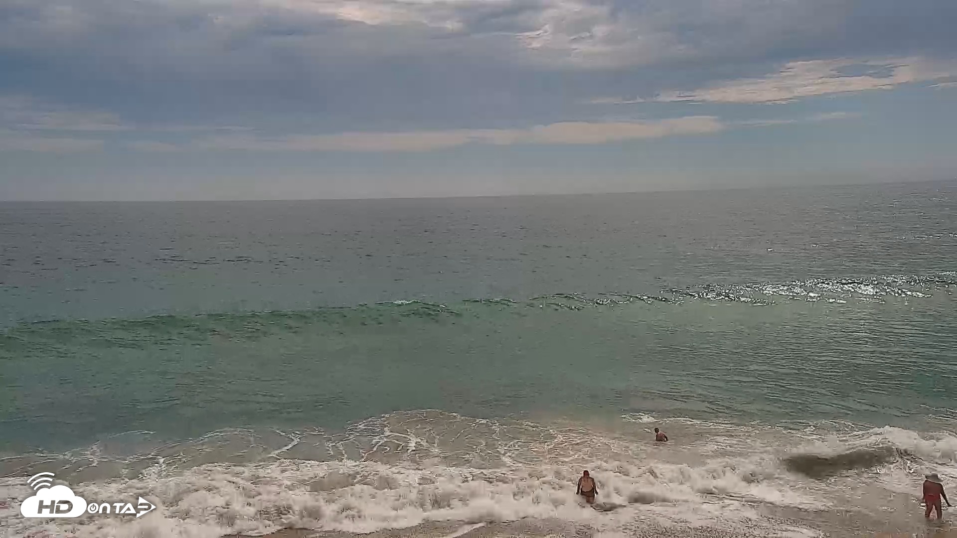 Snapshot of Carlsbad Beach Surf Live Webcam taken Jul 20, 2026, 3:46pm PDT