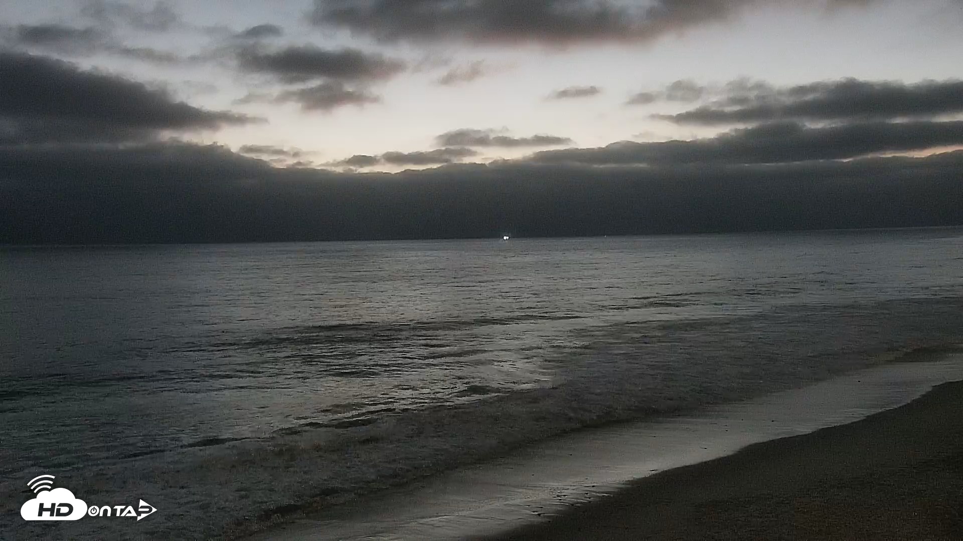 Snapshot of Carlsbad Beach Surf Live Webcam taken Sep 12, 2026, 7:35pm PDT