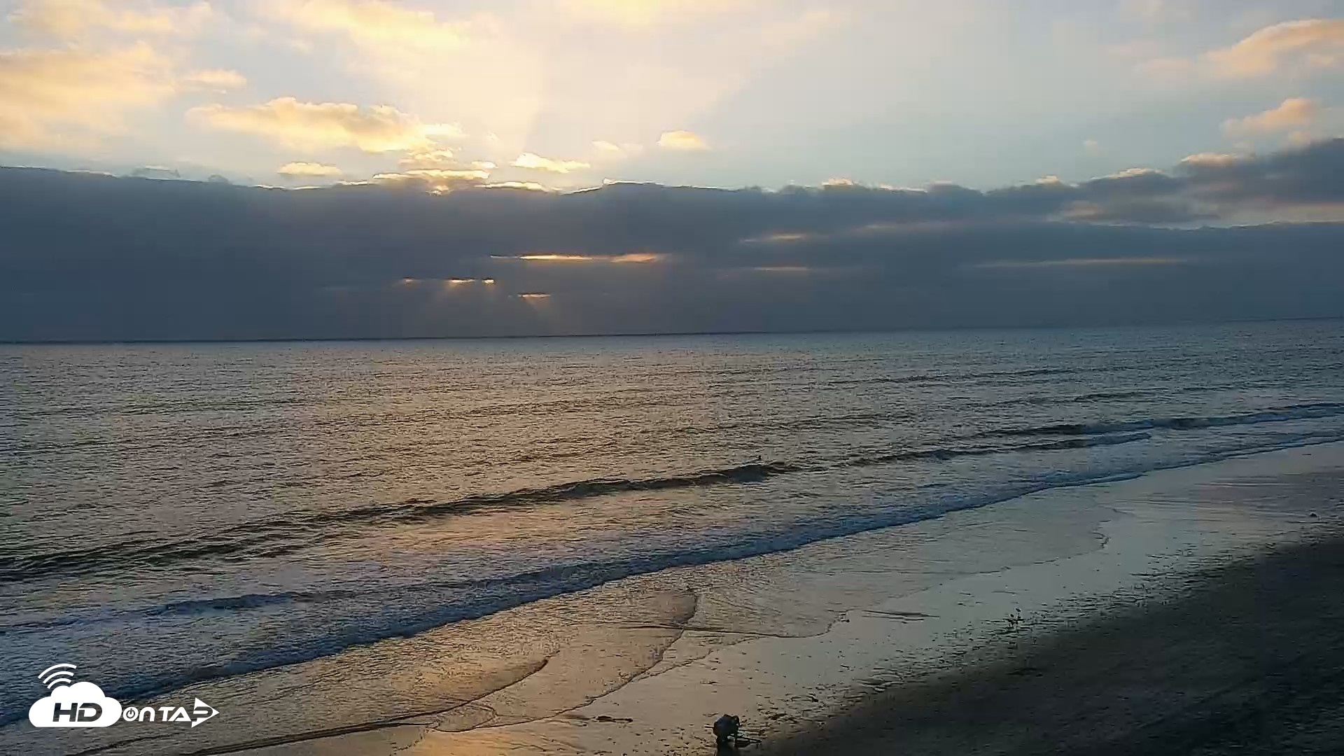 Snapshot of Carlsbad Beach Surf Live Webcam taken Sep 14, 2026, 6:39pm PDT