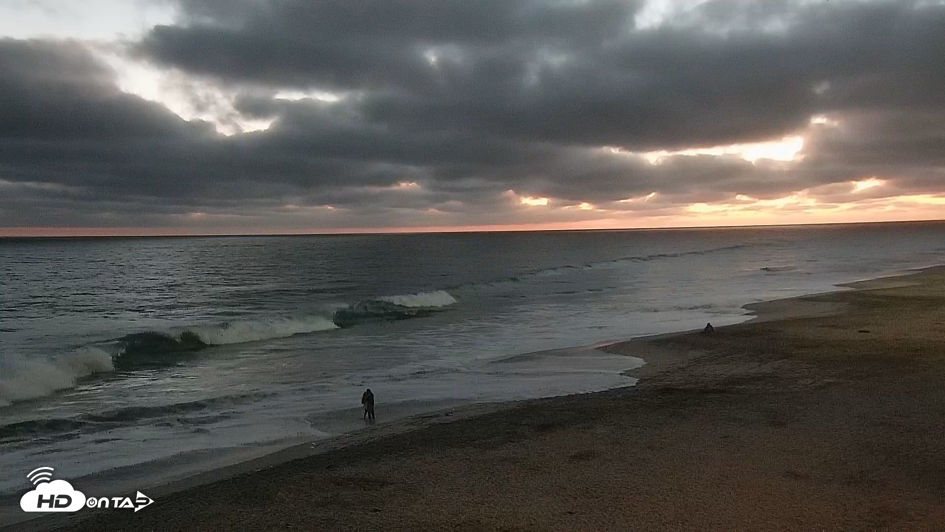 Snapshot of Carlsbad Beach Surf Live Webcam taken Jul 5, 2026, 8:37pm PDT