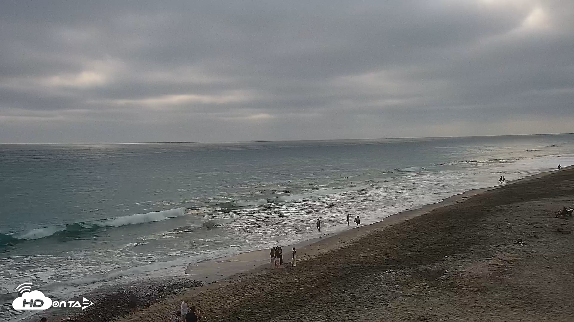 Snapshot of Carlsbad Beach Surf Live Webcam taken Aug 2, 2026, 8:06pm PDT