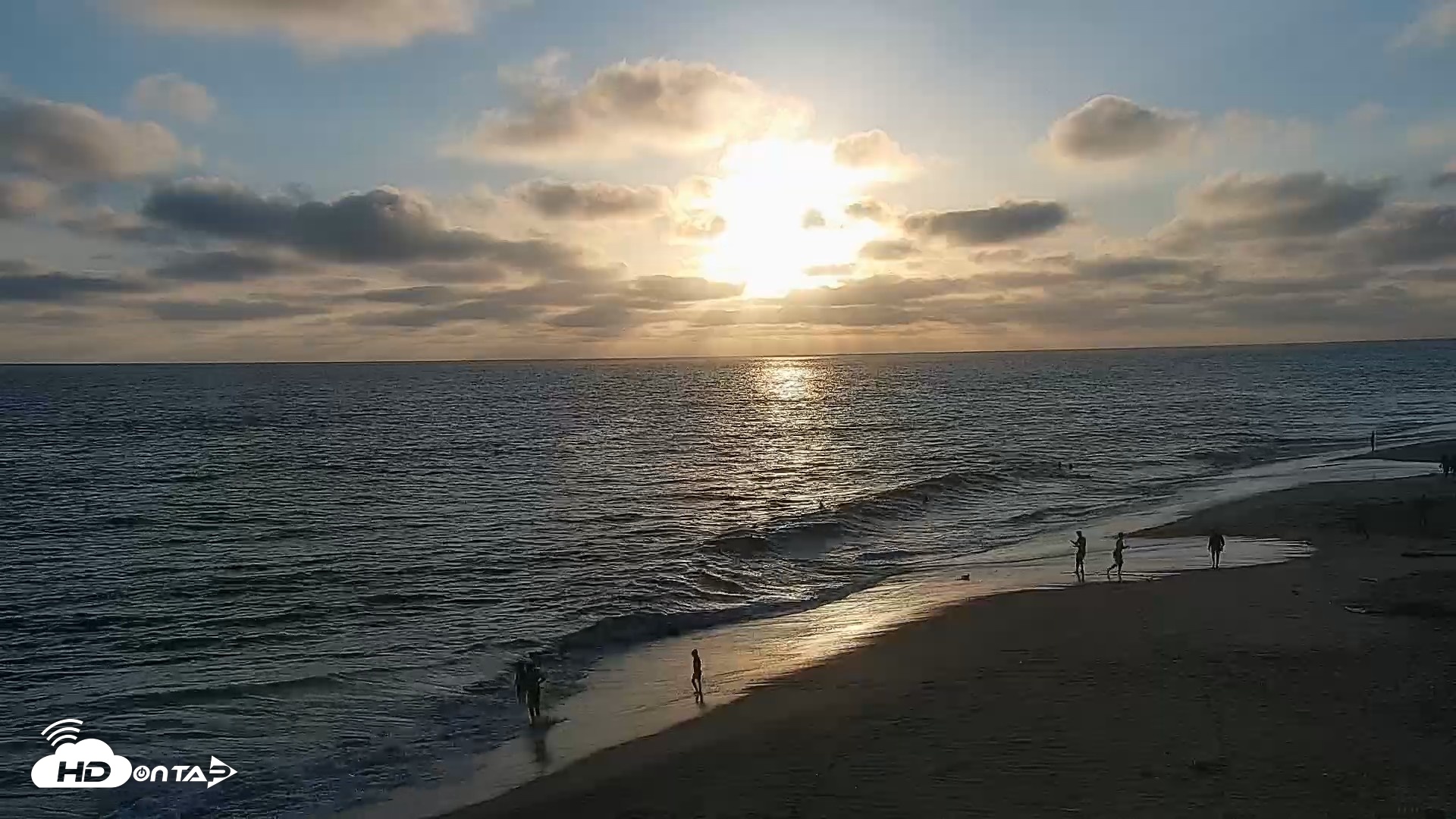 Snapshot of Carlsbad Beach Surf Live Webcam taken Jul 13, 2026, 7:32pm PDT