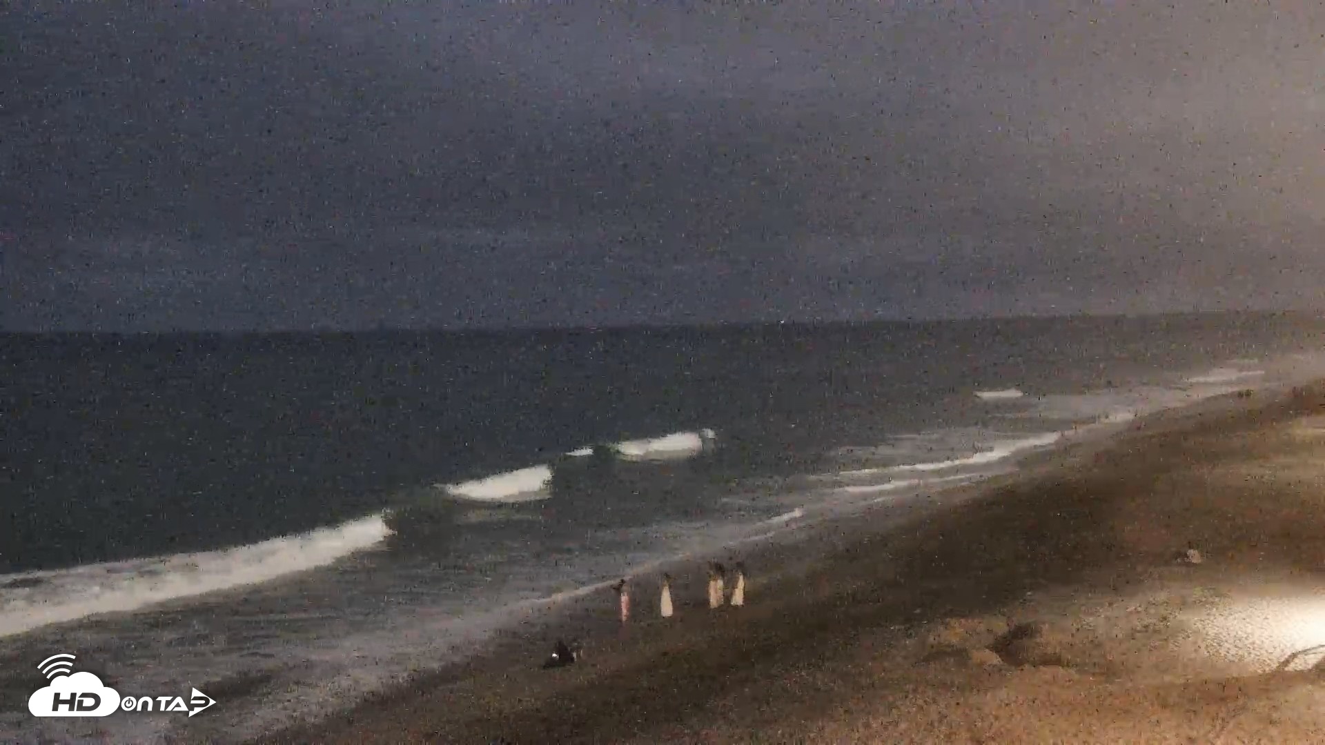 Snapshot of Carlsbad Beach Surf Live Webcam taken Aug 2, 2026, 8:31pm PDT