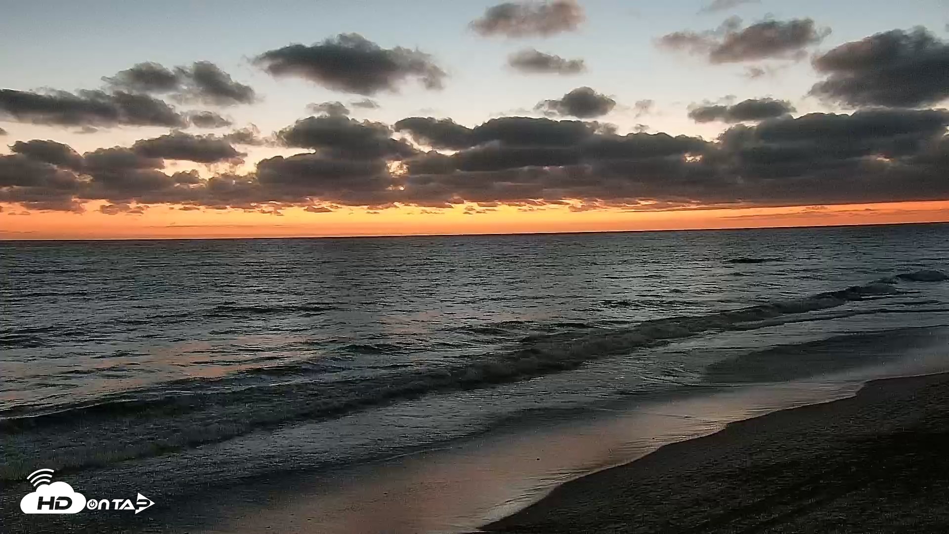 Snapshot of Carlsbad Beach Surf Live Webcam taken Sep 3, 2026, 7:44pm PDT