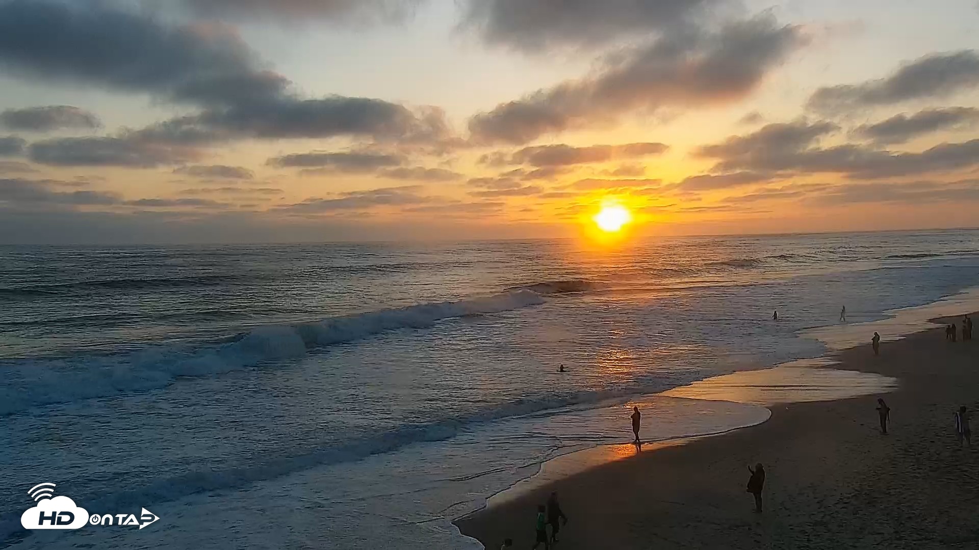 Snapshot of Carlsbad Beach Surf Live Webcam taken Jun 9, 2026, 7:54pm PDT
