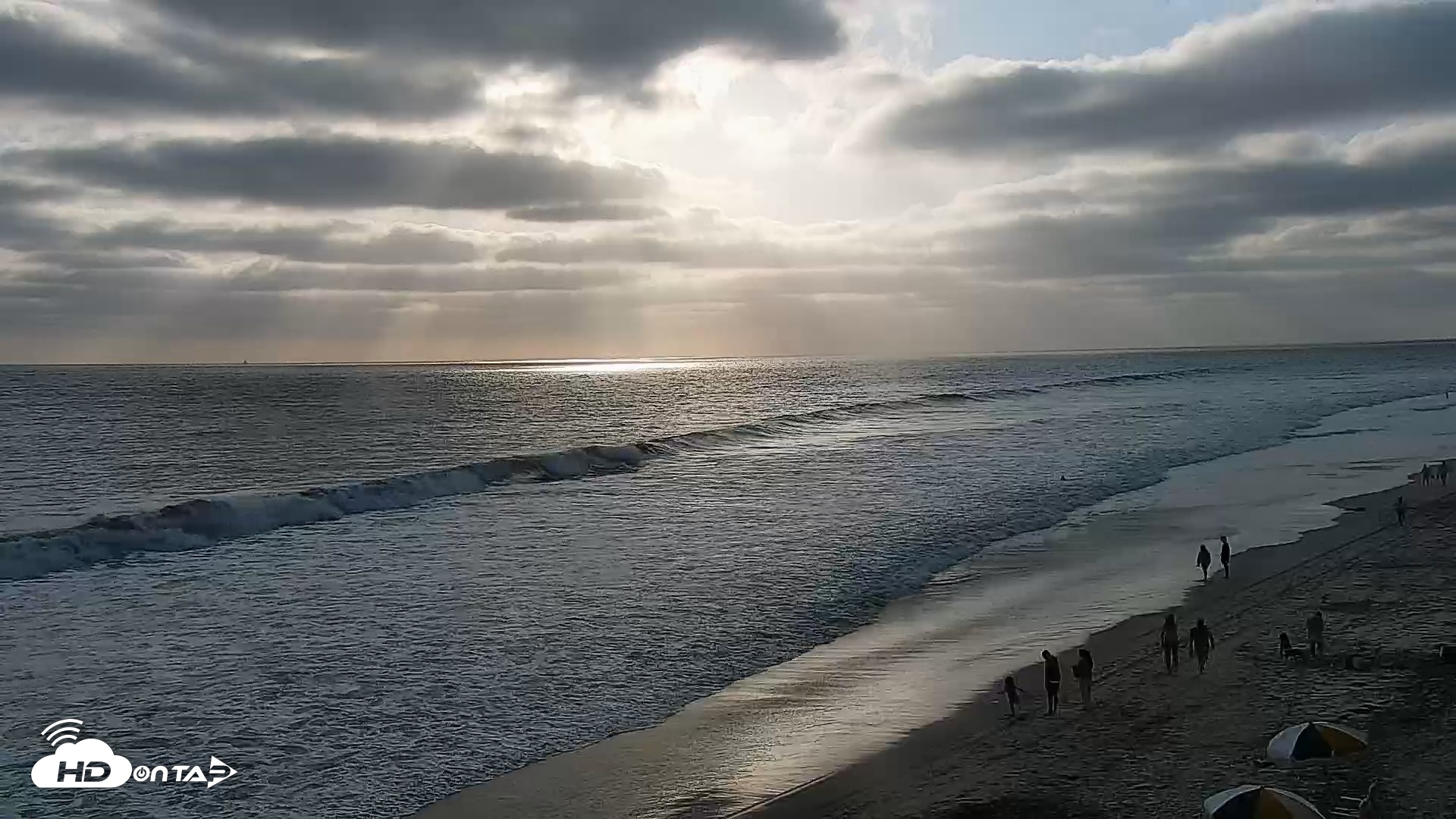Snapshot of Carlsbad Beach Surf Live Webcam taken May 22, 2026, 6:32pm PDT