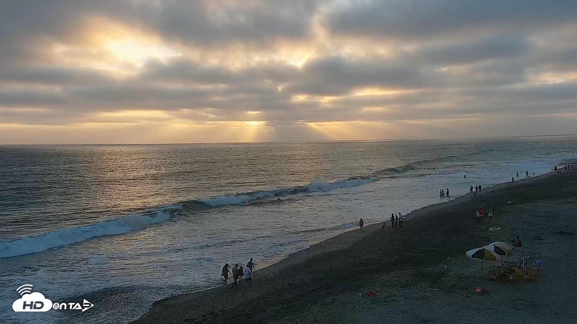 Snapshot of Carlsbad Beach Surf Live Webcam taken Aug 2, 2026, 7:25pm PDT