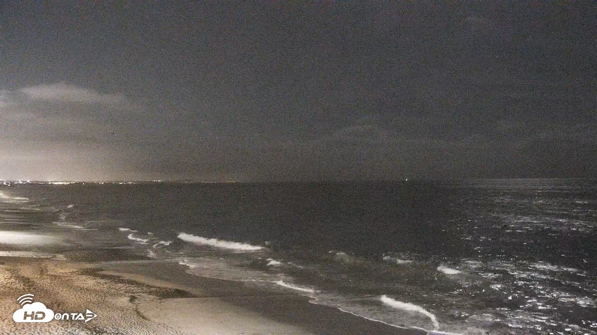 Snapshot of Carlsbad Beach Surf Live Webcam taken Sep 19, 2026, 8:25pm PDT