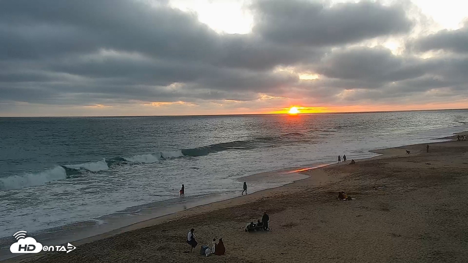 Snapshot of Carlsbad Beach Surf Live Webcam taken Jul 5, 2026, 8:03pm PDT