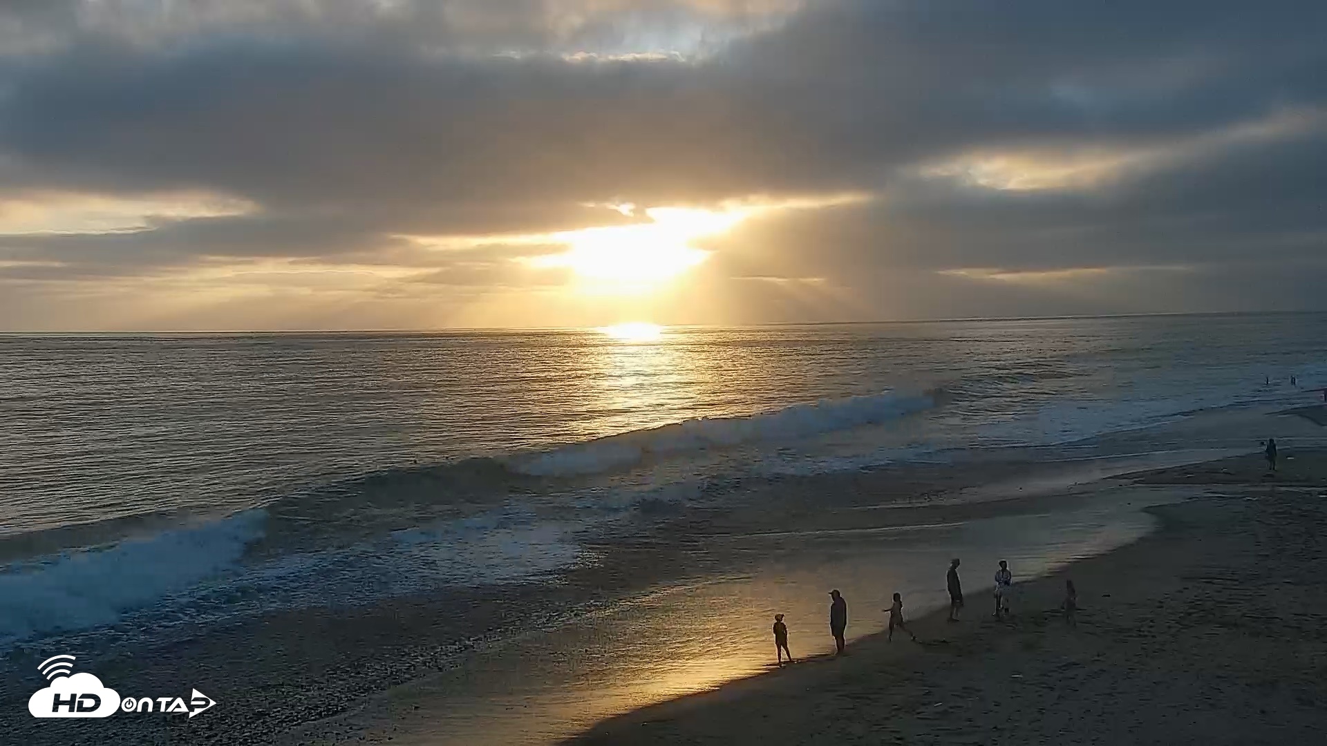 Snapshot of Carlsbad Beach Surf Live Webcam taken Jul 27, 2026, 7:21pm PDT