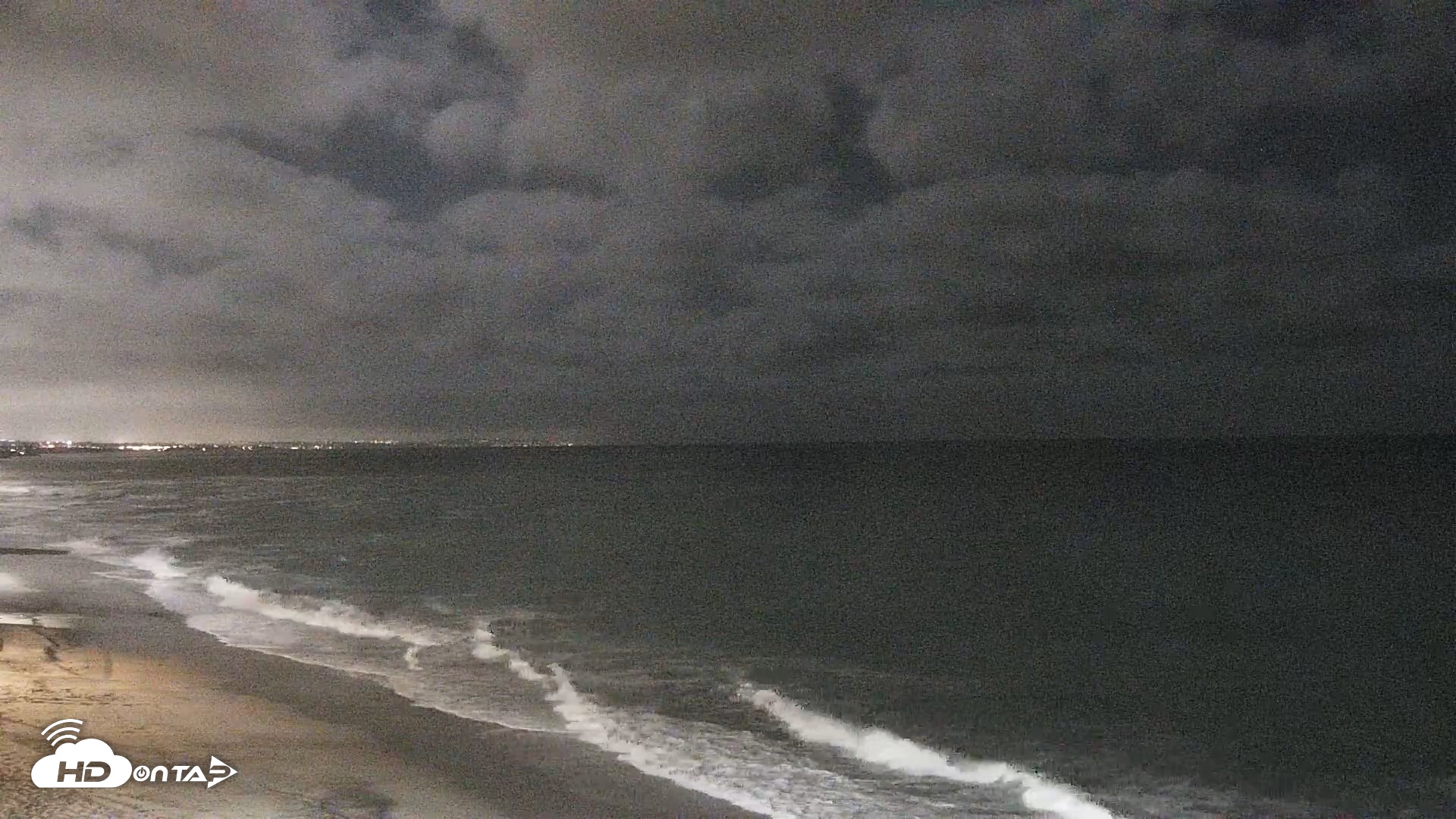 Snapshot of Carlsbad Beach Surf Live Webcam taken Sep 22, 2026, 8:23pm PDT