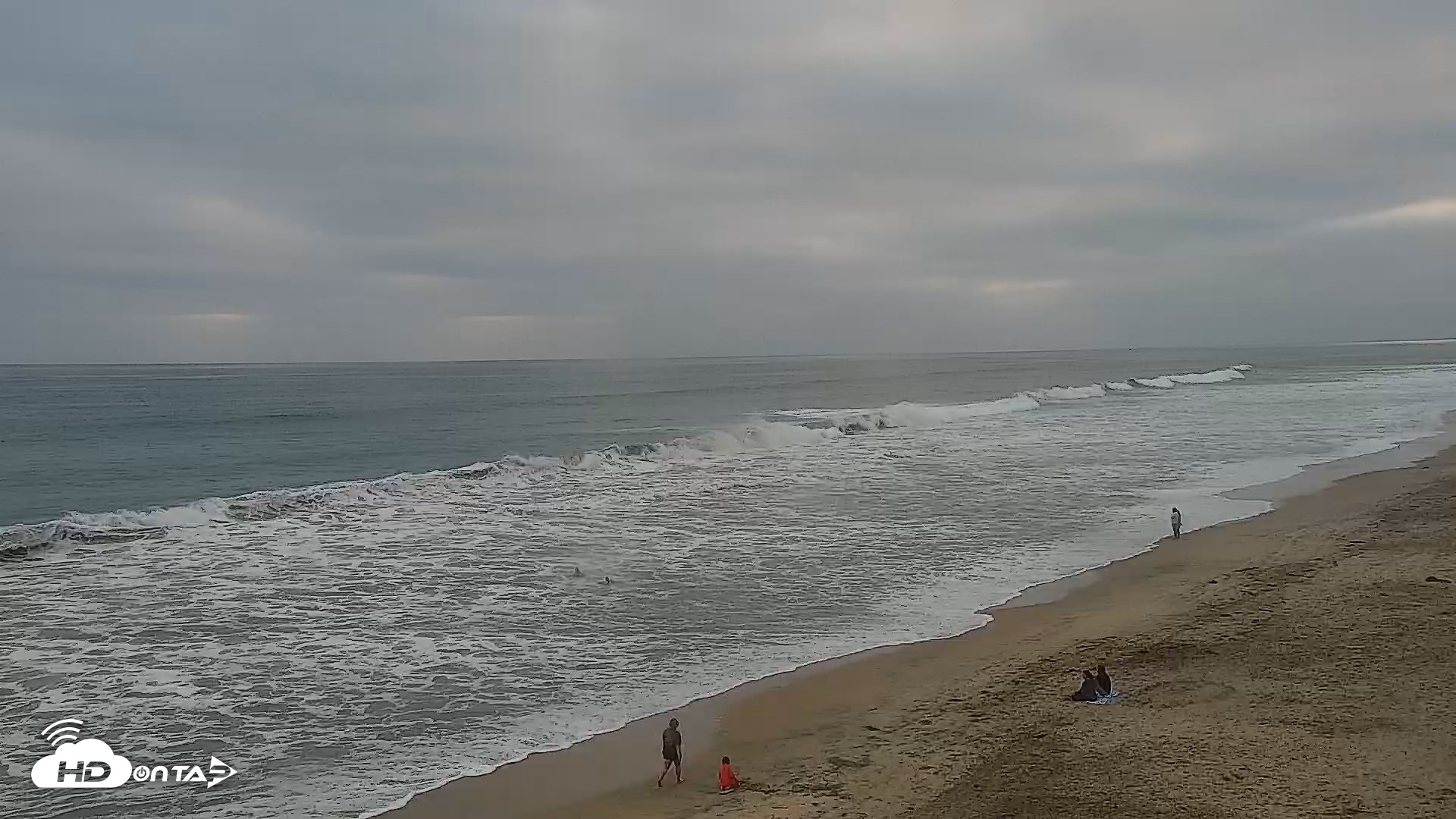 Snapshot of Carlsbad Beach Surf Live Webcam taken Jun 4, 2026, 7:27pm PDT
