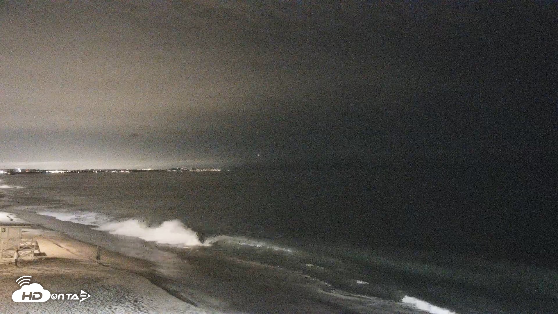 Snapshot of Carlsbad Beach Surf Live Webcam taken Aug 13, 2026, 9:38pm PDT