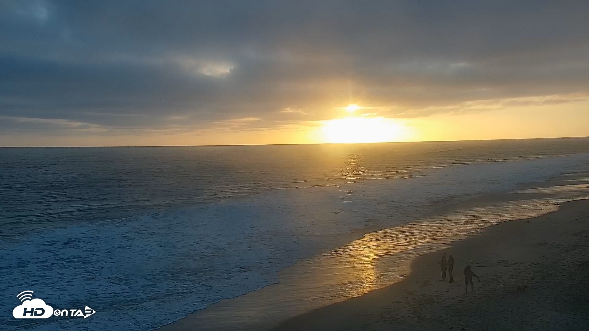 Snapshot of Carlsbad Beach Surf Live Webcam taken Jun 15, 2026, 7:42pm PDT