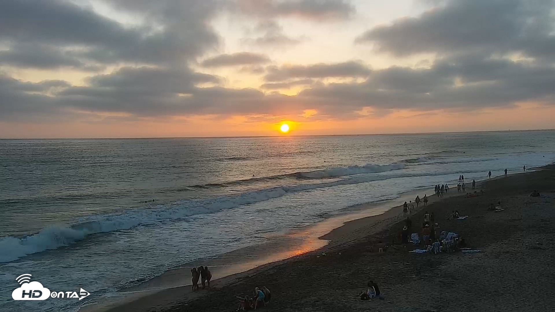 Snapshot of Carlsbad Beach Surf Live Webcam taken Aug 1, 2026, 7:44pm PDT