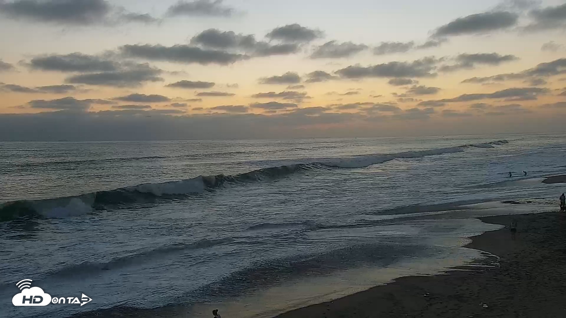 Snapshot of Carlsbad Beach Surf Live Webcam taken Jul 28, 2026, 8:02pm PDT