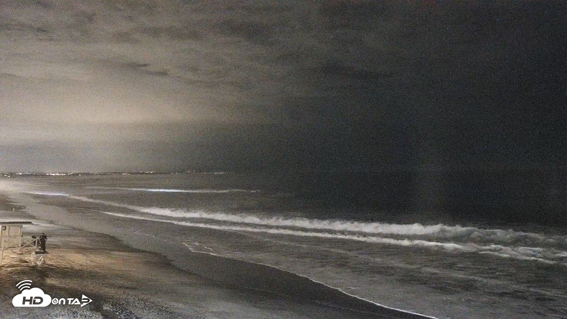 Snapshot of Carlsbad Beach Surf Live Webcam taken Sep 5, 2026, 11:35pm PDT