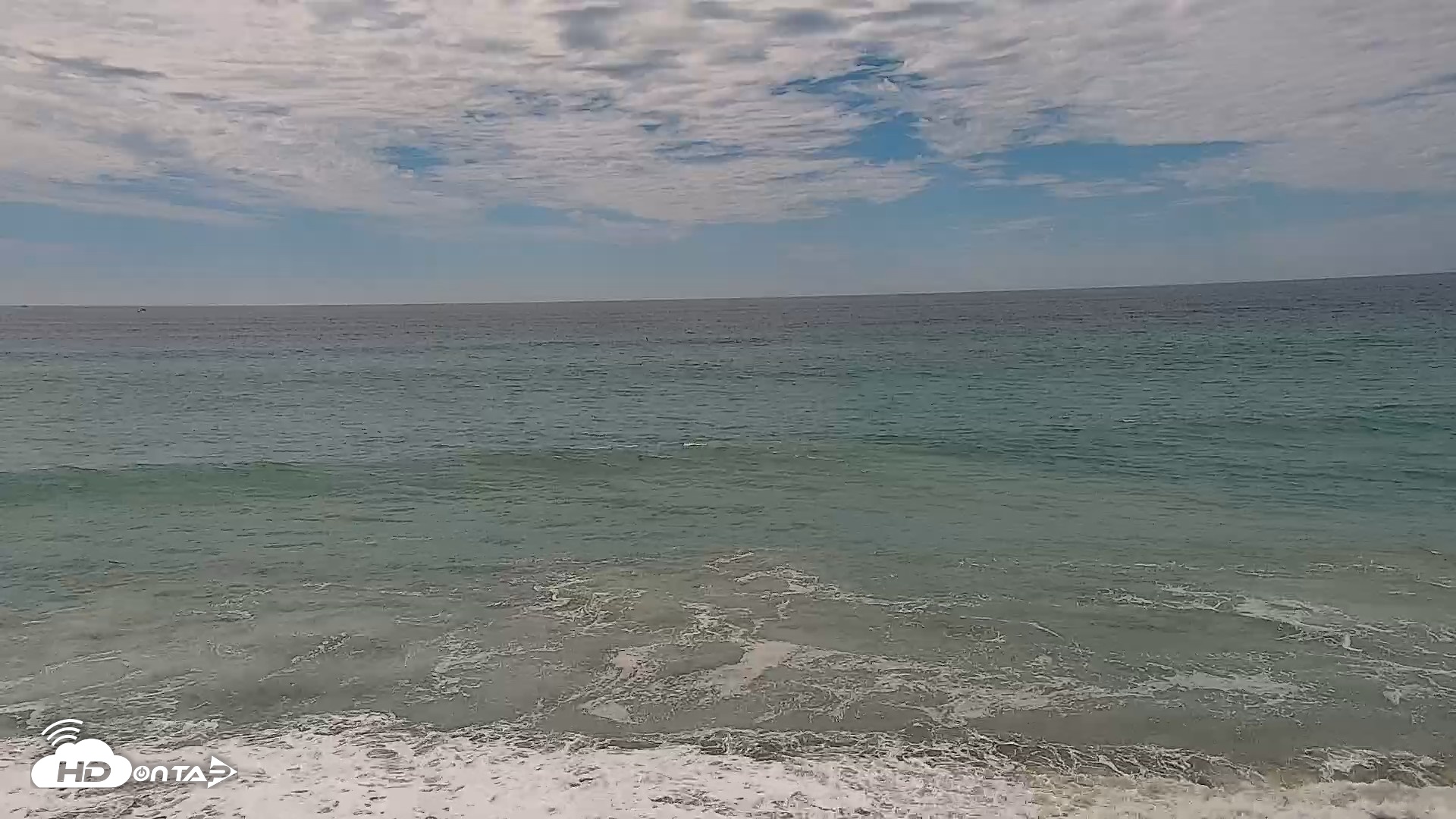 Snapshot of Carlsbad Beach Surf Live Webcam taken Sep 5, 2026, 12:40pm PDT