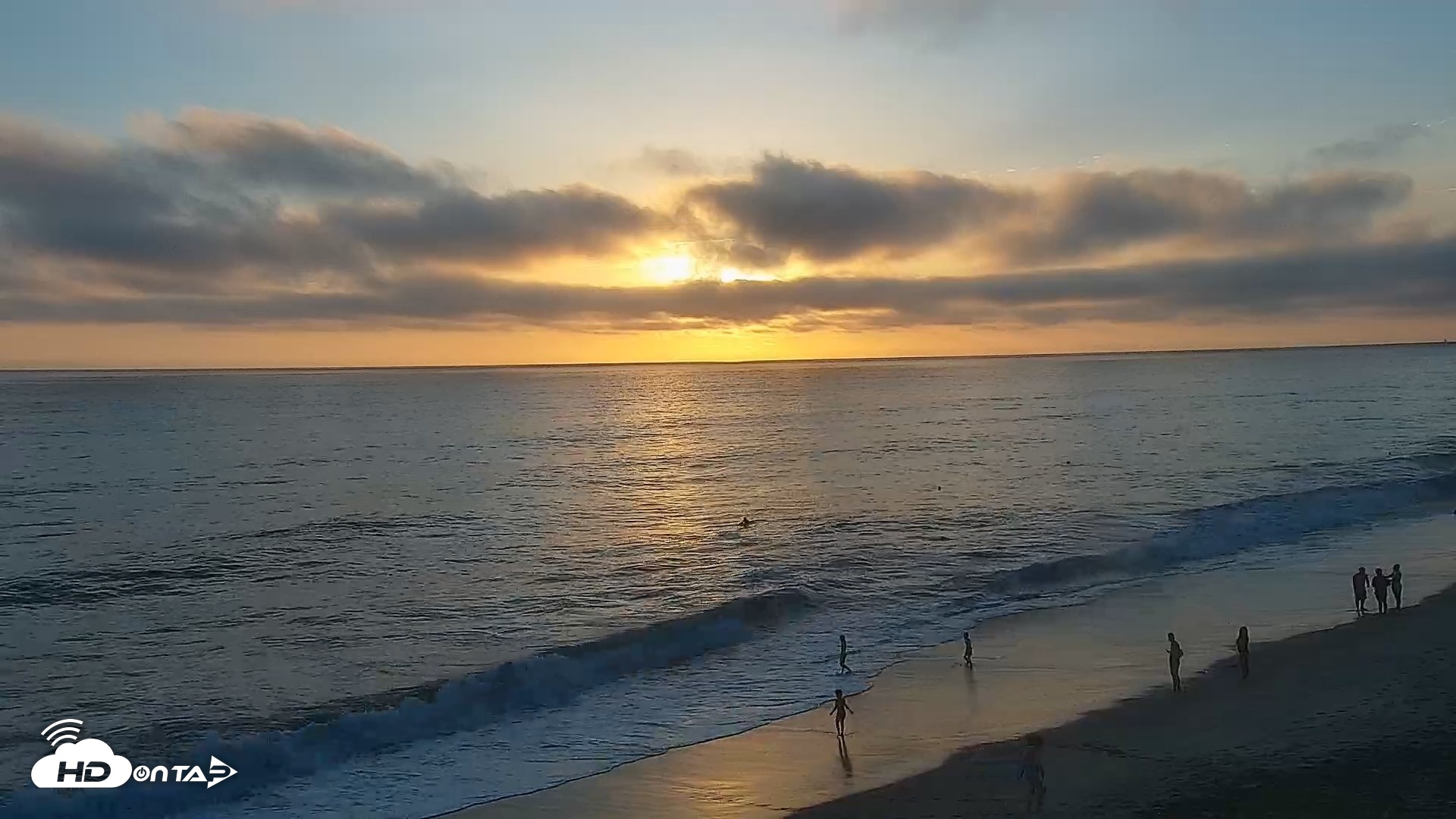 Snapshot of Carlsbad Beach Surf Live Webcam taken Aug 28, 2026, 7:03pm PDT