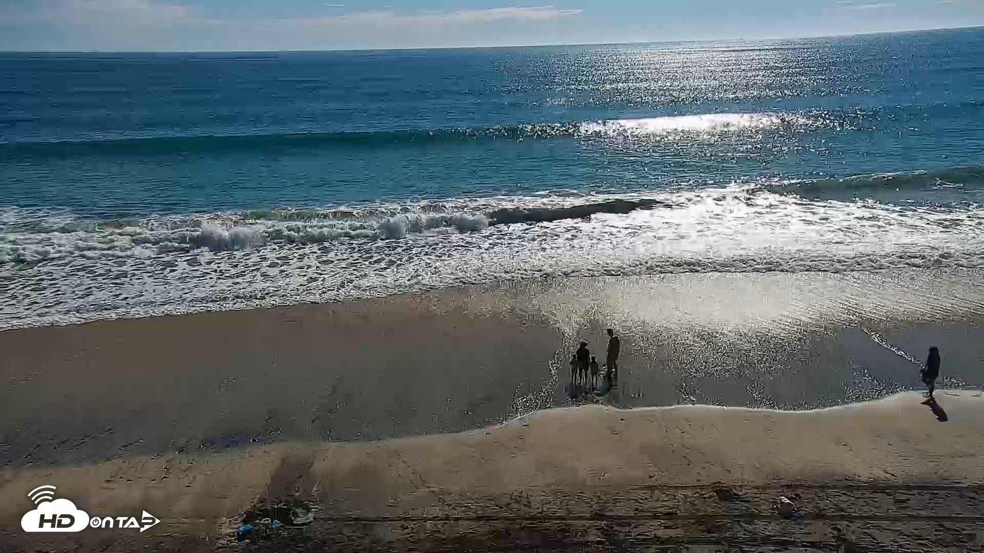 Snapshot of Carlsbad Beach Surf Live Webcam taken Sep 9, 2026, 4:14pm PDT