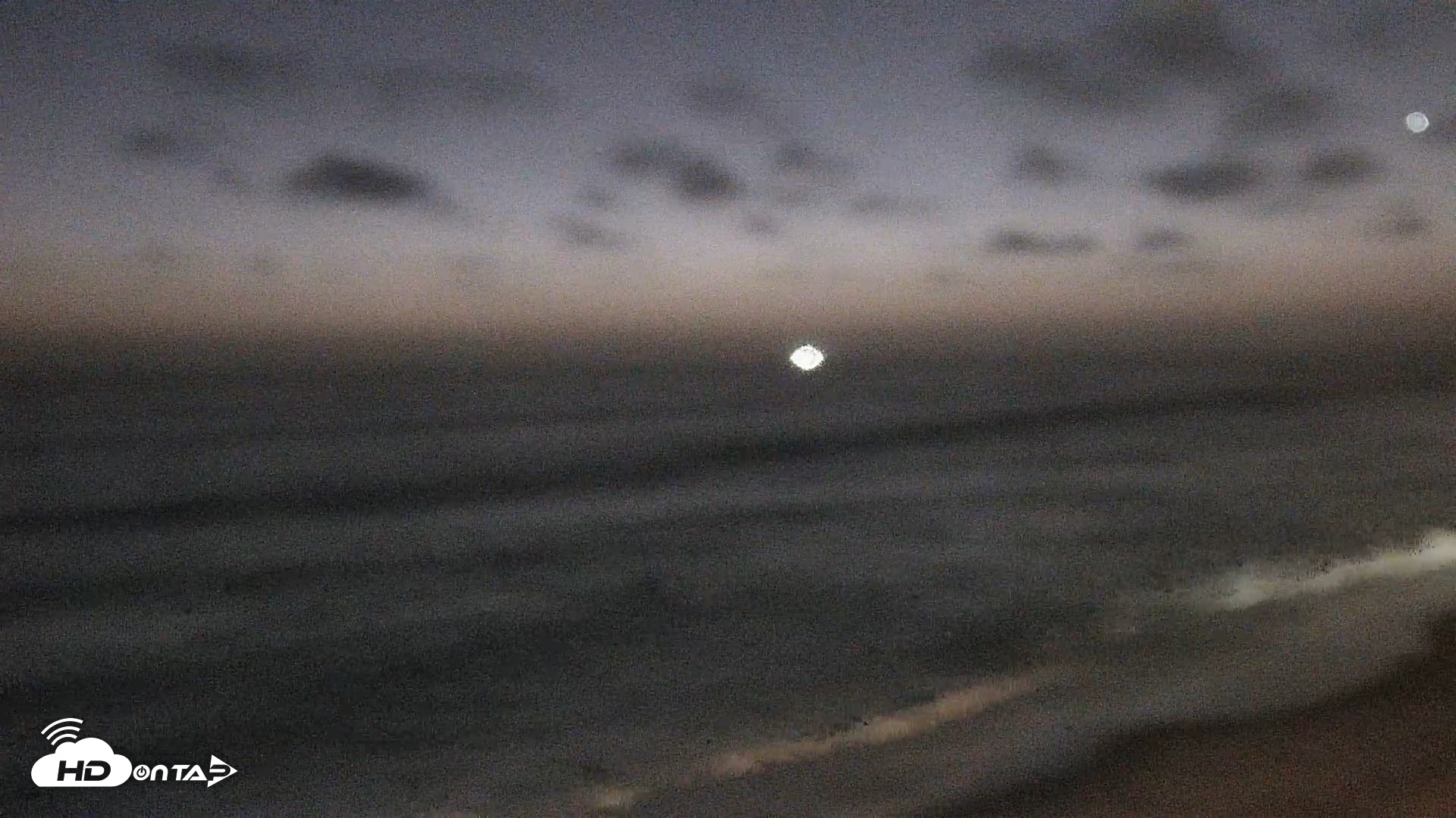 Snapshot of Carlsbad Beach Surf Live Webcam taken Sep 11, 2026, 7:51pm PDT